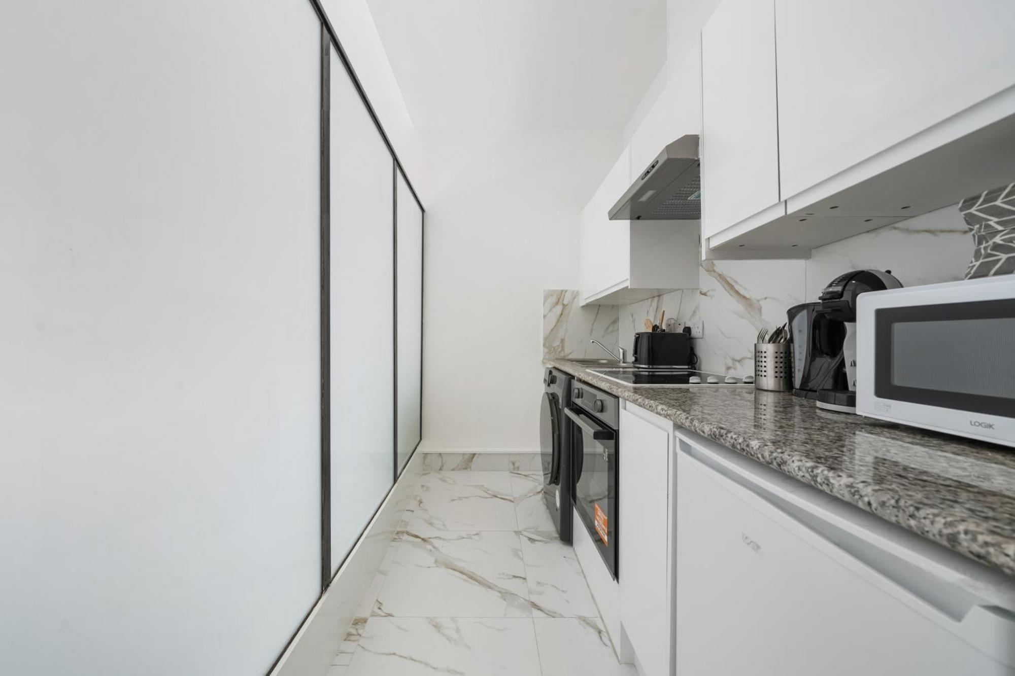 Stylish And Modern In Vibrant Soho Unbeatable Location Wdg * Londen
